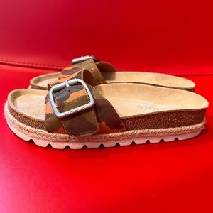 J/slides Camo Leather Slides